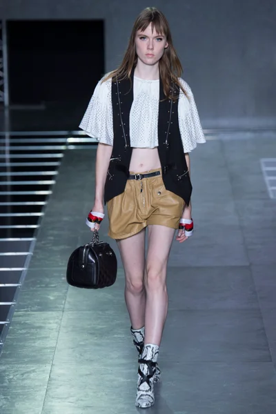 Look 40